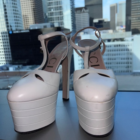 Gucci Leather Platform Pump in White - Picture 1 of 5
